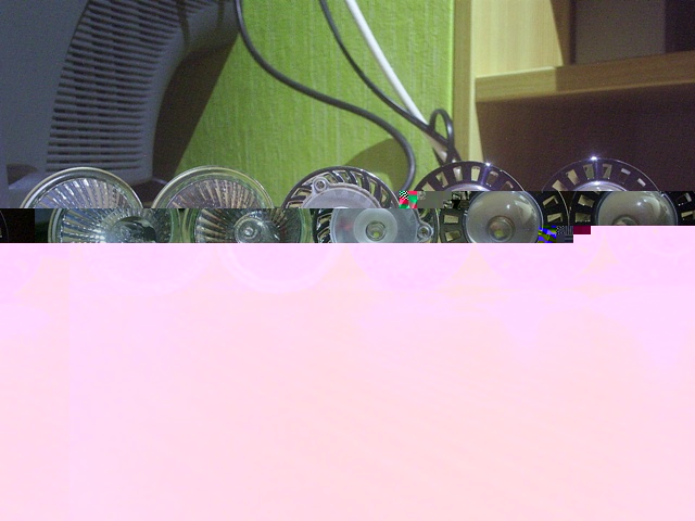 Von Links nach Rechts: 35W Halogen Spot / 50W Halogen Spot / LED Spot selfmade / LED Spot lumi weiß / LED Spot lumi warmweiß