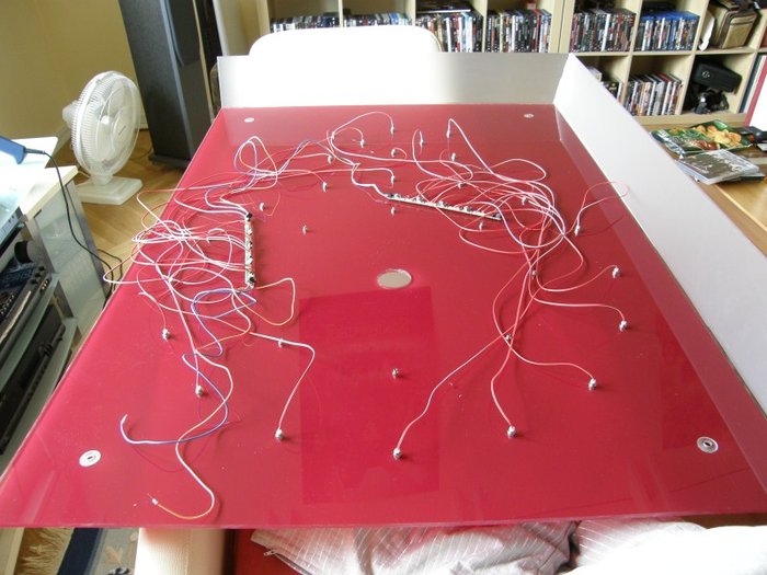 P6090263.jpg (110.17 KiB) 20391 mal betrachtet Die Fassungen werden bestückt.