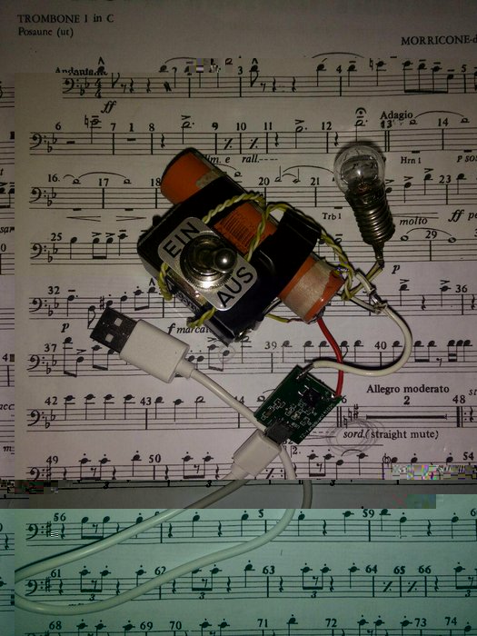 Auf dem Bild ist mein Prototyp zu sehen. (Geile Unterlage nicht?)